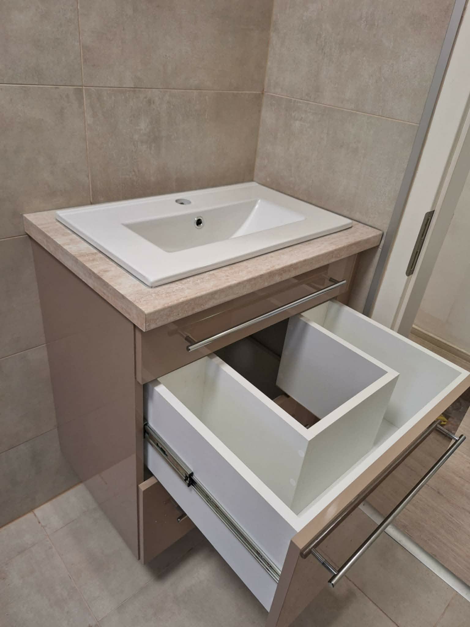 Kézműves egyedi bútorgyártás és bútorasztalos munkák Békés megye - LaminArt